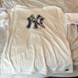 White Graphic T-Shirt with‎ Colorful NY Logo